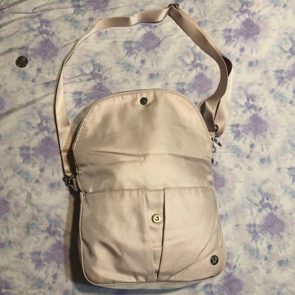 Lululemon - Picture 2 of 9